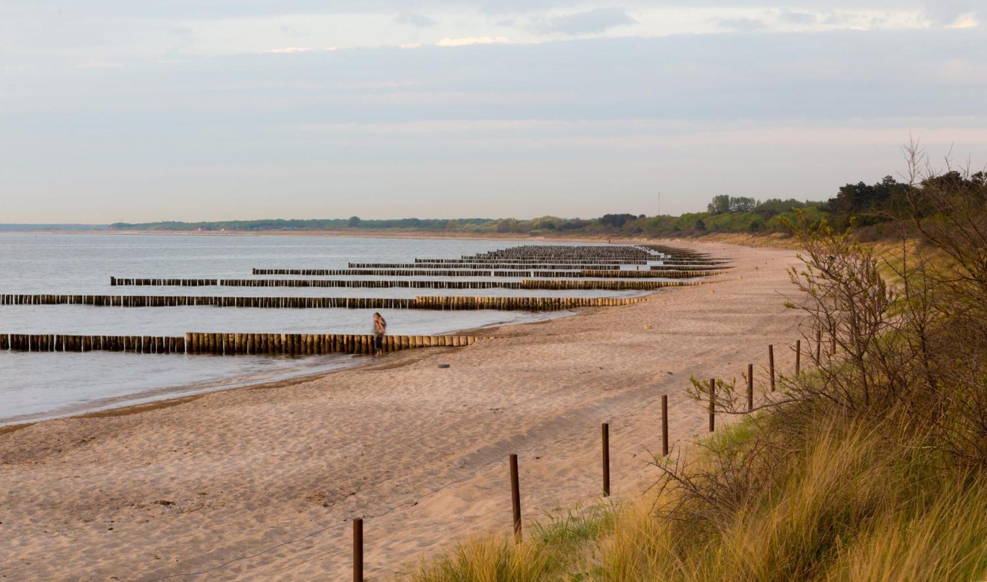 Villa Schmidt - Strandhaus Direkt Am Meer Mit Sauna, Sport Und Duenengarten II Rostock Exteriör bild